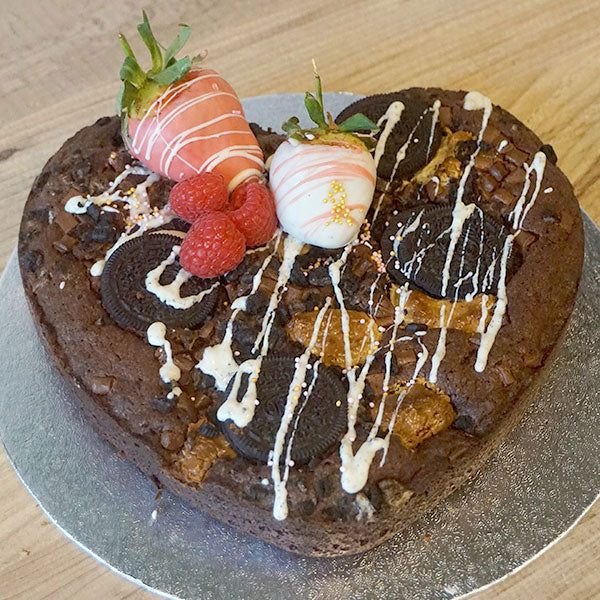 Valentine’s Brownie Heart (Biscoff, Kinder or Oreo)