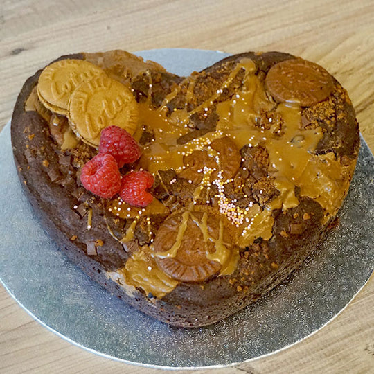 Valentine’s Brownie Heart (Biscoff, Kinder or Oreo)